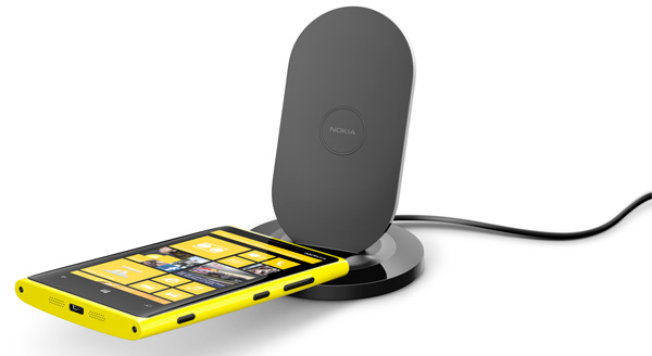 nokia-wireless-charging-stand-dt-910-with-nokia-lumia-920