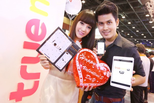 Truemove H Valentine 2013 iPhone 5 and iPad Mini Couple