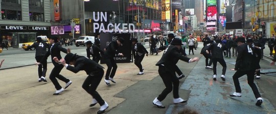 unpacked-dancers-samsung