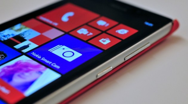 Lumia 925 Close front_0