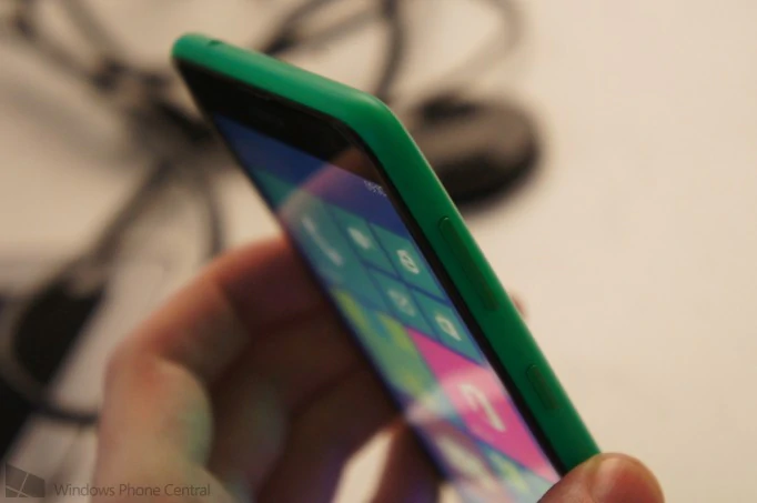 lumia-625-green-side