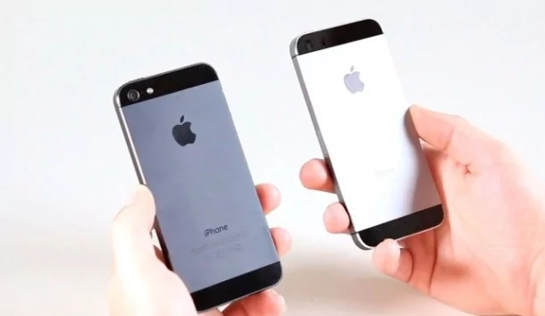 iPhone 5S Graphite and iPhone 5 Black Comparison