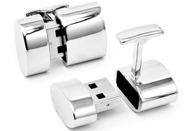 327507-wifi-hotspot-and-2gb-usb-drive-cufflinks