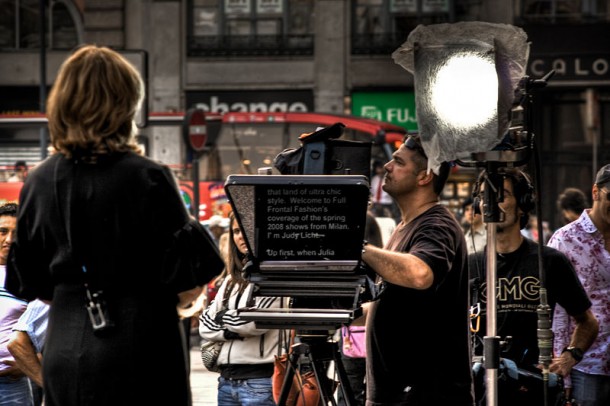 Teleprompter ครับ