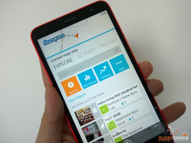 FourSquare ีอีกหนึ่งตัวอย่างของแอพที่ให้ประสบการณ์การใช้งานที่ดีกว่าเมื่ออยู่บนระบบ Windows phone