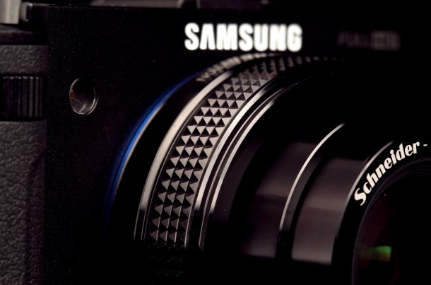samsung-ex2f-zoom-lens-macro