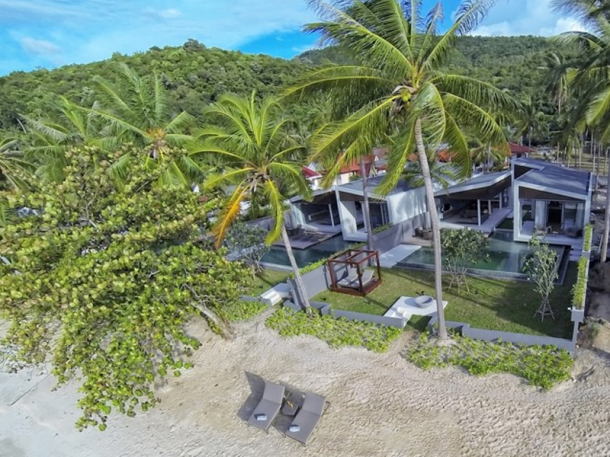 the-house-sits-on-beachfront-property-at-the-northwestern-corner-of-the-island-of-koh-samui-in-thailand