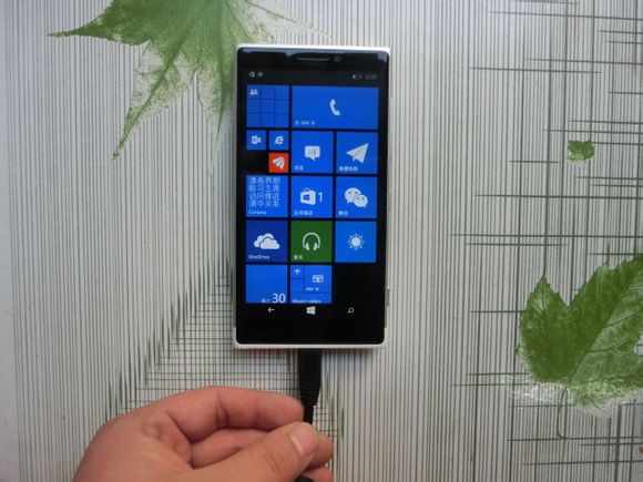 Lumia 1030_Leaked_2