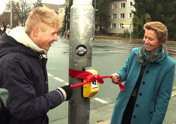 cross-walk-pong-game-streetpong-actiwait-germany-3