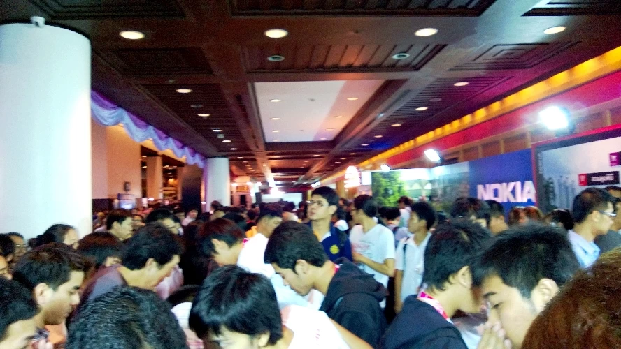 WP 20121115 006 | NOKIA | <!--:TH--></noscript>ยอดขาย+พรีออเดอร์+สั่งจอง Lumia 920 ทะลุ 2.5 ล้านเครื่องแล้วววว !!