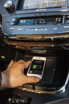 <!--:TH-->Toyota จะใส่ที่ชาร์จไร้สาย Qi ติดมากับรถยนต์ในปี 2013 นี้<!--:--> 1 AvalonQI | HTC 8X | <!--:TH-->Toyota จะใส่ที่ชาร์จไร้สาย Qi ติดมากับรถยนต์ในปี 2013 นี้<!--:-->