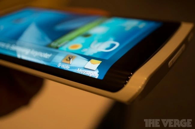 samsung flexible display | Flexible Display | <!--:TH--></noscript>!!!Samsung โชว์เครื่องต้นแบบที่ใช้หน้าจอแบบโค้งงอได้ 