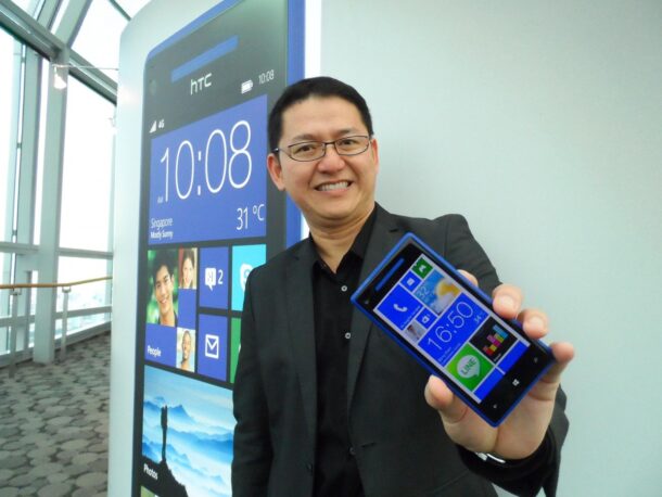 นายณัฐวัชร์ วรนพกุล HTC Promotion