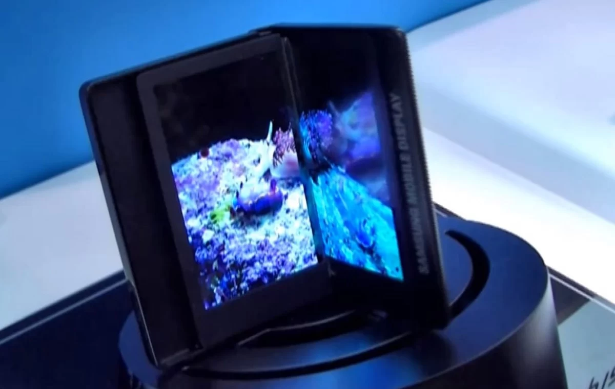 Samsung Galaxy Q b jpg | 1080p | <!--:TH--></noscript>!!!Samsung Galaxy Q เกทับ มาพร้อมหน้าจอคู่แบบพับได้ บนความละเอียด 1080P 