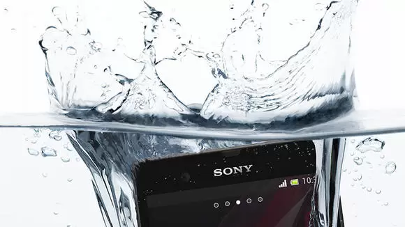 XperiaZ Press 04 580 751 | กันน้ำ | <!--:TH--></noscript>!!!Sony Xperia Z สอบผ่านสบาย สมาร์ทโฟนที่สามารถเอาไปถ่ายวีดีโอใต้น้ำได้ ชมวีดีโอทดสอบจากสื่อเมืองนอก
