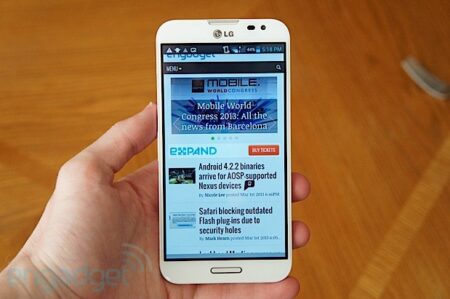 !!!เรือธงตัวจริงเสียงจริงของ LG จะมาไตรมาสสามของปีและจะมีขนาดหน้าจอประมาณ 5 นิ้ว ซึ่งไม่ใช่เครื่อง Optimus G Pro ที่จะเปิดตัวเดือนหน้านี้