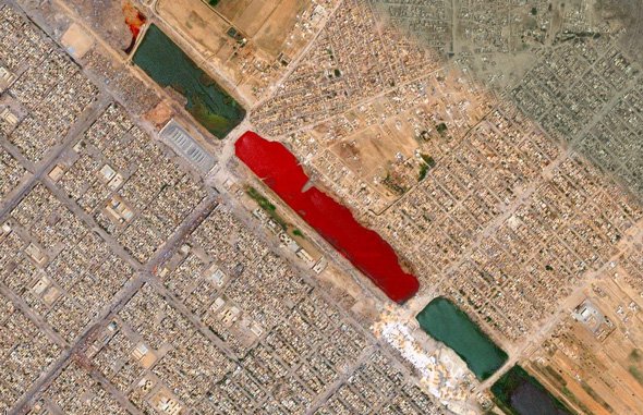 no-one-knows-why-this-iraq-lake-is-blood-red