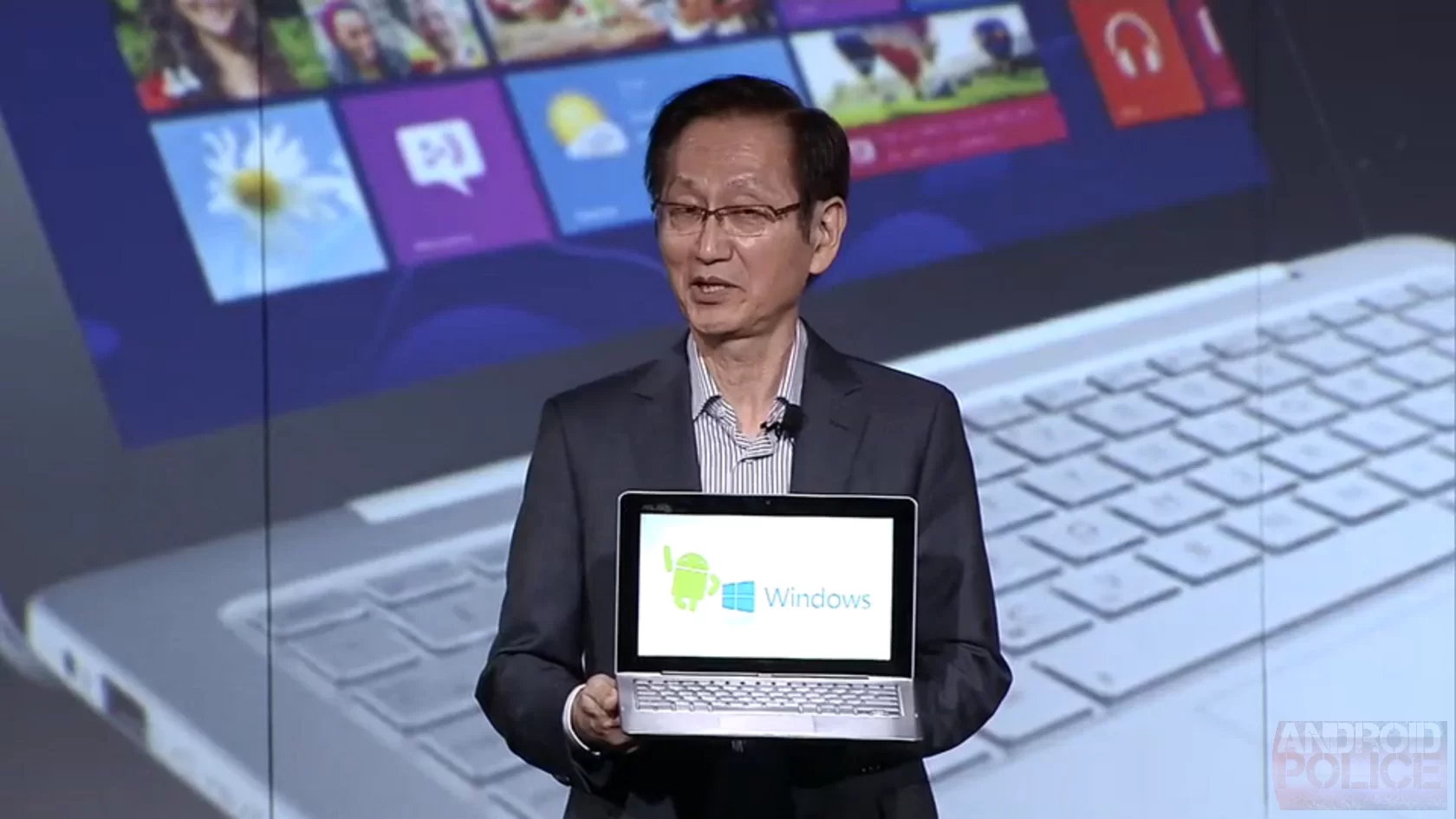 nexusae0 wm 6 3 2013 12 31 49 AM | Transformer Book Trio | <!--:TH--></noscript>สด! จากงาน Computex 2013 : Asus Transformer Book Trio แท็บเล็ตที่รันได้ทั้ง Android และ Windows 8 และกลายร่างเป็นเดสท็อบได้ในตัว