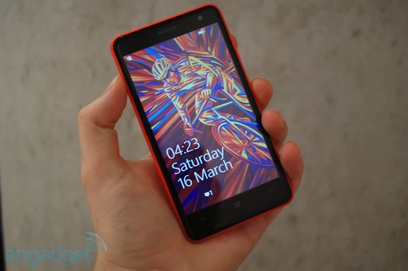 <!--:TH-->เปิดตัวอย่างเป็นทางการ Nokia Lumia 625 ราคา 220 ยูโร วางขายเดือนกันยายนนี้<!--:--> 1 Lumia 625 hands on 1 | <!--:TH-->เปิดตัวอย่างเป็นทางการ Nokia Lumia 625 ราคา 220 ยูโร วางขายเดือนกันยายนนี้<!--:-->