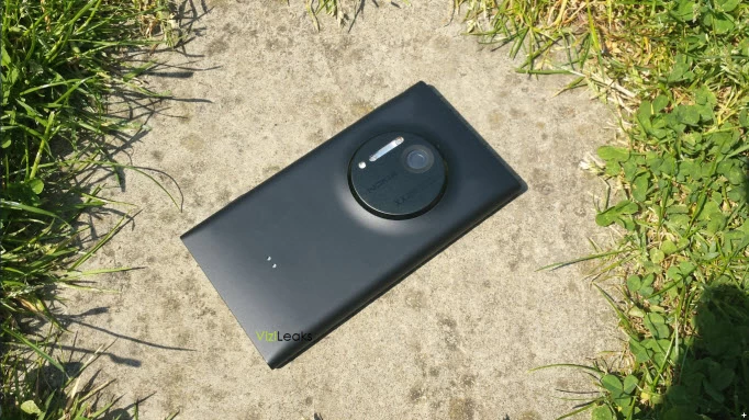 Lumia EOS | Lumia 1000 EOS | <!--:TH--></noscript>Nokia EOS? อาจจะมาพร้อมอุปกรณ์เสริมเพื่อแปลงร่างเป็นกล้องดิจิตอล!!