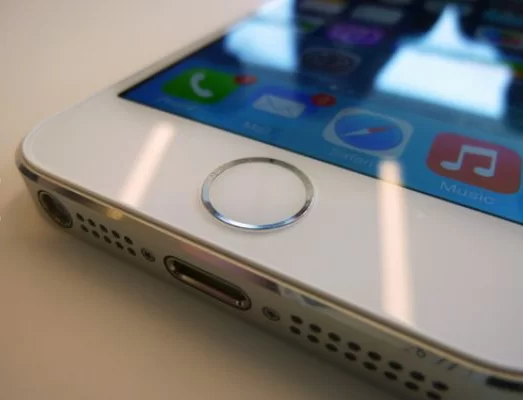 81 | iphome 5c | <!--:TH-->SlideShow Hands-on :iPhone 5S และ iPhone 5C : จนถึงตอนนี้คุณเห็นเครื่องตัวจริง iPhone ใหม่ แบบชัดๆ ทุกมุมหรือยัง<!--:-->