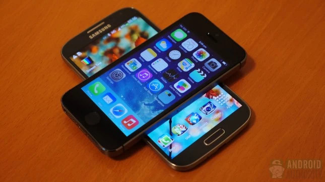 <!--:TH-->ศึกเทียบกันระหว่าง Iphone 5S vs Samsung Galaxy S4<!--:--> 1 Apple iPhone 5s vs Samsung Galaxy S4 aa 13 | iphone 5S | <!--:TH-->ศึกเทียบกันระหว่าง Iphone 5S vs Samsung Galaxy S4<!--:-->