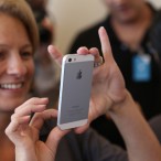 img 9057 | iphome 5c | <!--:TH--></noscript>SlideShow Hands-on :iPhone 5S และ iPhone 5C : จนถึงตอนนี้คุณเห็นเครื่องตัวจริง iPhone ใหม่ แบบชัดๆ ทุกมุมหรือยัง