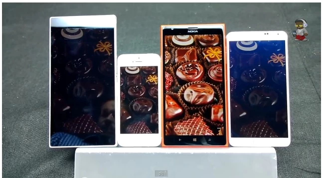 Lumia 1520 screen comparison | Sony Xperia Z Ultra | <!--:TH--></noscript>ผลการทดสอบล่าสุดเผย หน้าจอของ Nokia Lumia 1520 แสดงผลกลางแจ้งได้ดีที่สุดเหนือ iPhone 5, Samsung Galaxy Note 3 และ Sony Xperia Z Ultra