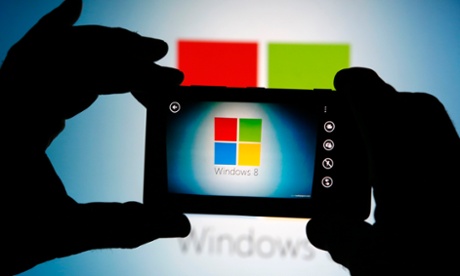 17060c8e 6284 4a94 b537 95575d821577 | นักวิเคราะห์สอน Satya Nadella ซีอีโอคนใหม่ของ Microsoft ว่าควรเขี่ย Windows Phone ทิ้ง แล้วไปซบ Android เพื่อรุกตลาดสมาร์ทโฟนจะรุ่งกว่า