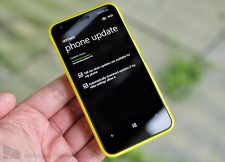 ในที่สุด Nokia Lumia 620 ในต่างประเทศ ก็เริ่มได้รับการอัพเดต Lumia Black กันแล้ว