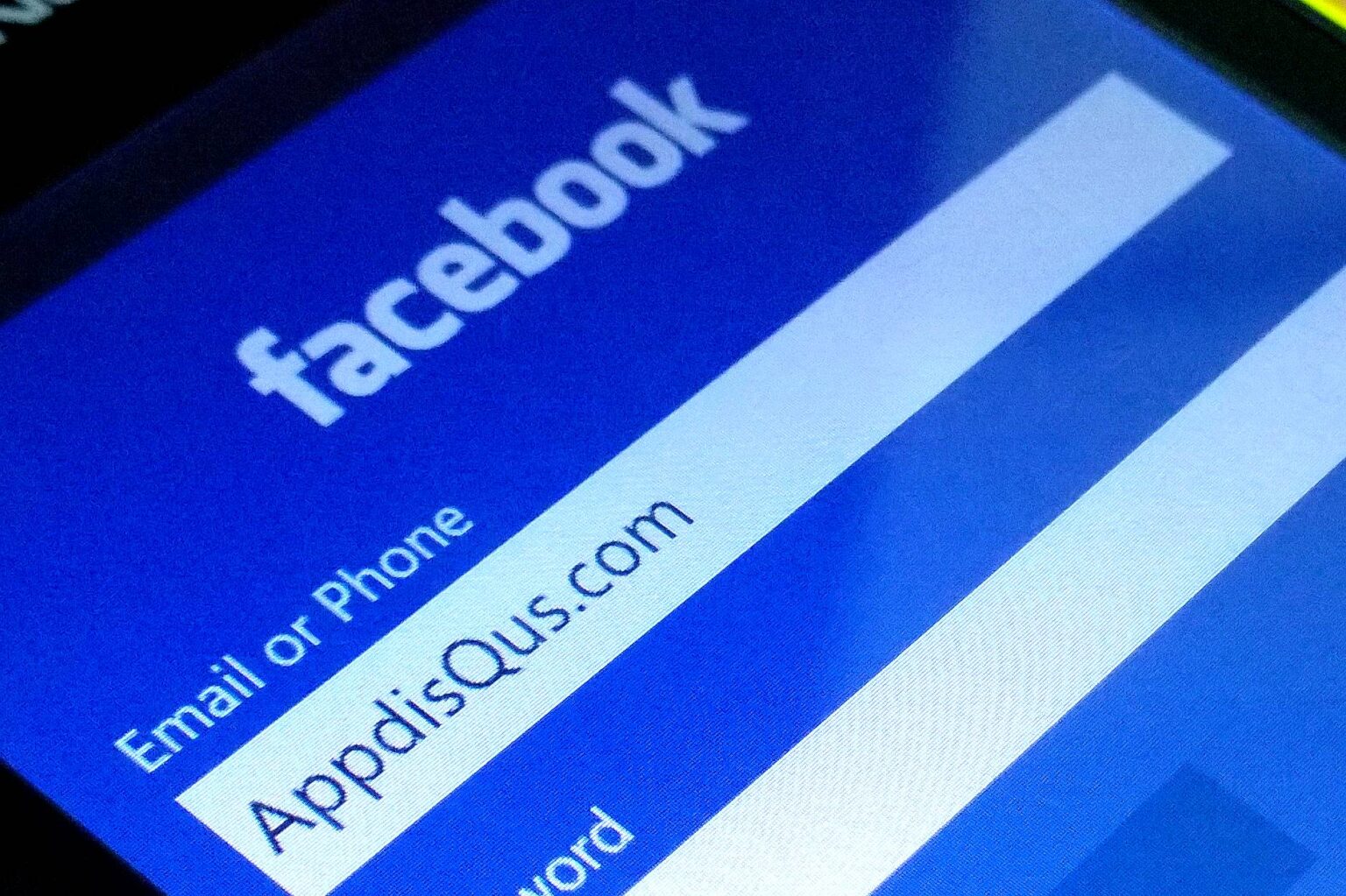 สื่อสหรัฐอเมริกา ระบุ Facebook มีส่วนกระตุ้นให้คนไทย แตกแยกและแบ่งขั้วการเมืองมากขึ้น