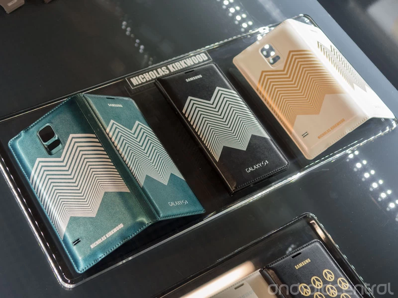 acc5 | Galaxy camera | รวมเคสและอุปกรณ์เสริมของแท้จาก Samsung Galaxy S5 และ Gear 2 ถ้าคุณรู้สึกเครื่องเดิมๆ มันหรูไม่พอ!