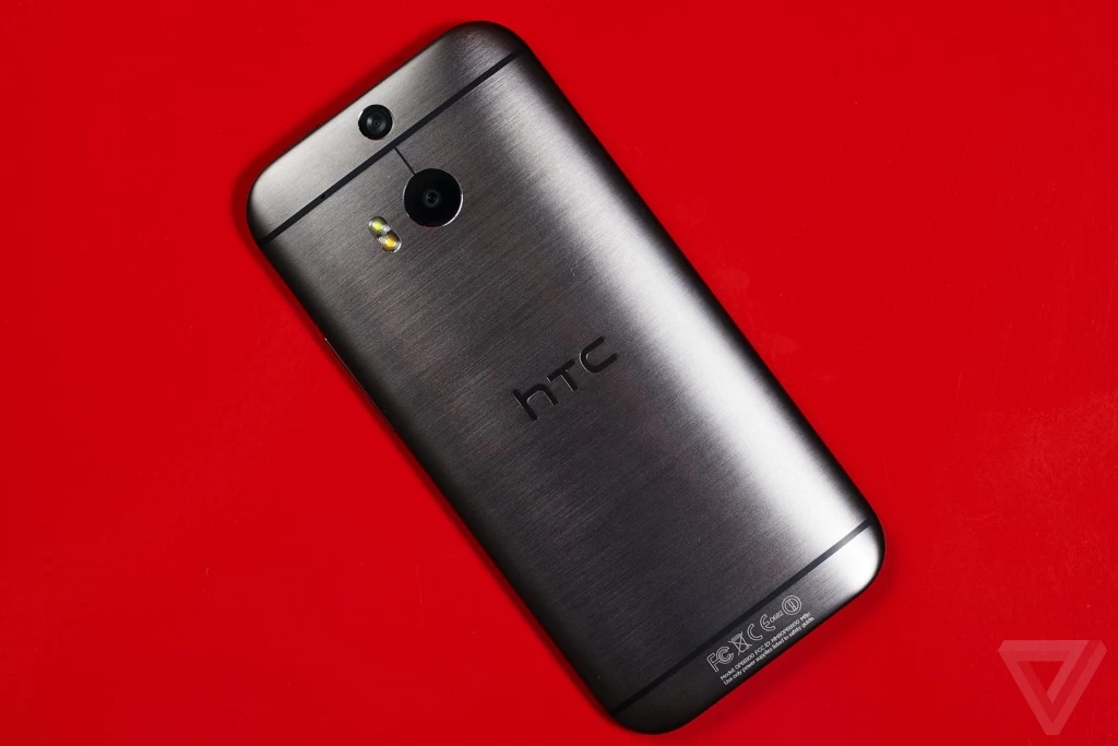 HTC One M8 Back | HTC One 2014 | พรีวิว: รวบ กระชับ จับย่อ ทุกข้อมูลสำคัญ HTC One (M8) สมาร์ทโฟน Duo Camera ที่มาพร้อม HTC Six Sense