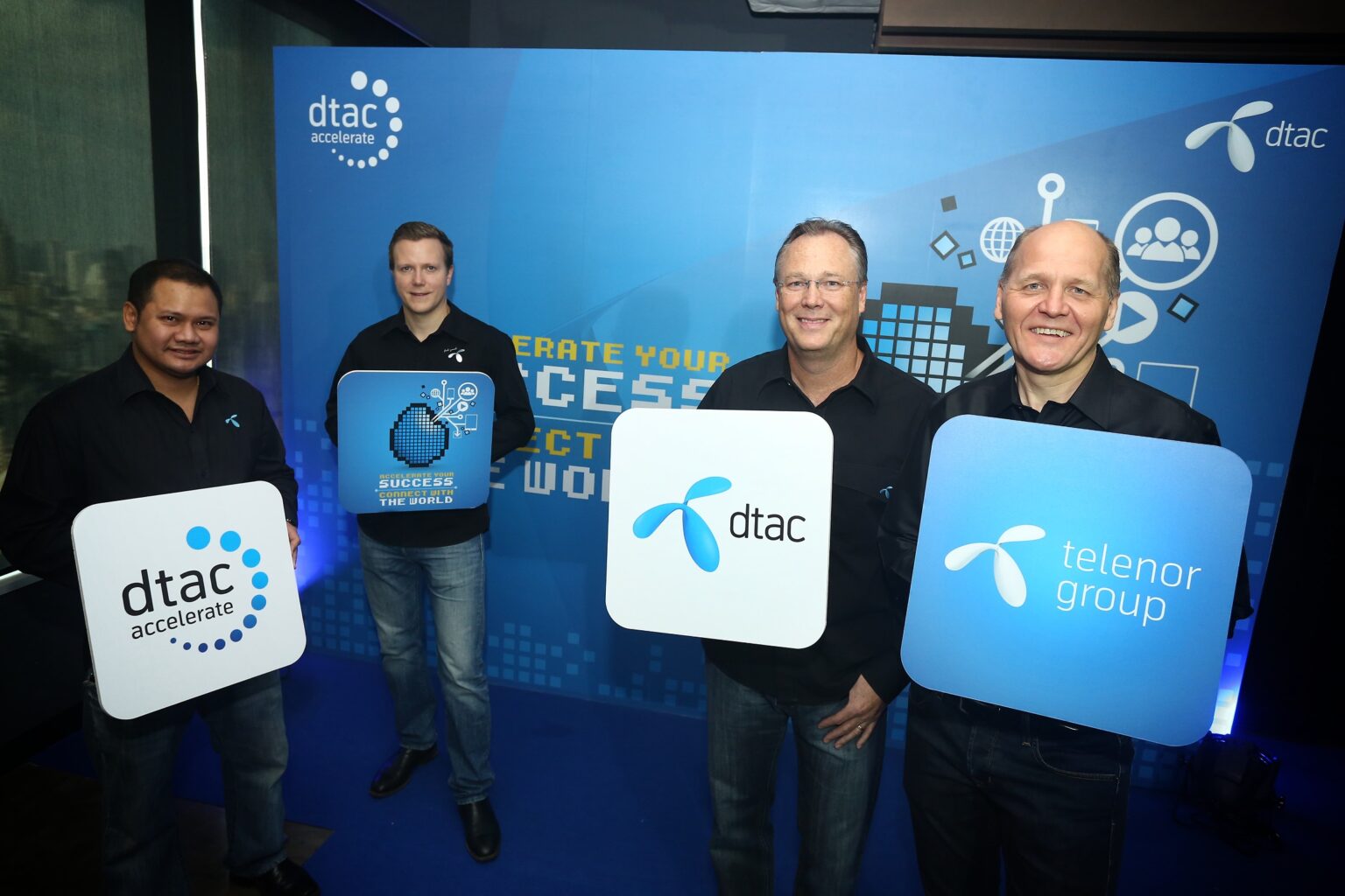 ดีแทคและเทเลนอร์กรุ๊ปจับมือเปิดตัว dtac Accelerate  ทุ่มงบกว่า 100ล้านบาท ลงทุนตั้งบริษัทสร้างสตาร์ทอัพหน้าใหม่ การันตีความสำเร็จทำธุรกิจได้จริง
