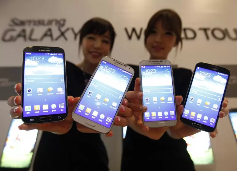 | Galaxy Note 4 | Samsung Galaxy Note 4 จะแยกรุ่นจำหน่ายตามภูมิภาค หน้าจอ QuadHD AMOLED และกล้อง 16 ล้านพิกเซลจาก Sony
