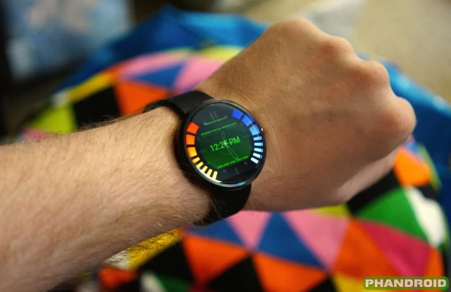 GoldeEye watchface Moto 3601 | android wear | Android Wear 4.4 W2 ออกอัพเดทให้ Motorola 360 น่าใช้ขึ้นได้อีก : เพิ่มเติมฟีเจอร์ประหยัดแบต ปรับปรุง UI และอื่นๆ