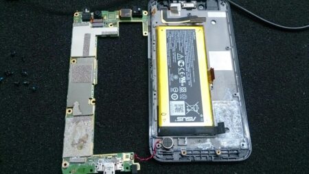 แพงเกิ๊นนนน  Asus Padfone S 9,900 บาทแต่ค่าซ่อม 20,081.98 บาท