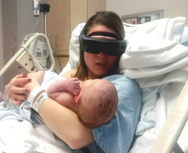 eSight helps blind mom to see her child