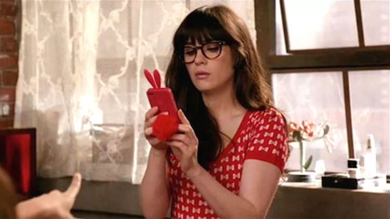 NewGirlTexting main | ASOS | [ทุกระบบ] แนะนำ 11 แอพลิเคชันที่จะเปลี่ยนชีวิตเหล่านักศึกษาในรั้วมหาวิทยาลัย