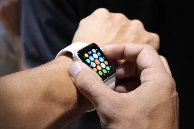 apple watch dial crown | apple watch | Apple Watch ใช้งานหนักได้ 5 ชั่วโมง ชาร์จ 2 ชั่วโมง