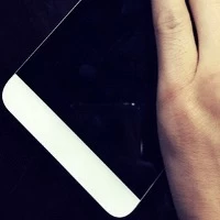 LeTV COO holds bezel less X900 in photo posted on Chinese social media site 1 | LeTV | [ข่าว] LeTV X900 รุ่นไร้ขอบหน้าจอ สเปคแรงจัดเต็มสูบ เตรียมเปิดตัววันที่ 14 ตรงสงกรานต์ไทย