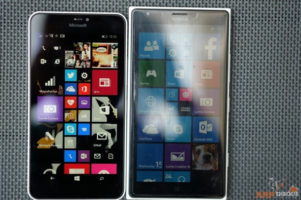 [ซ้าย] Lumia 640 XL หน้าจอ 5.7 นิ้ว [ขวา] Lumia 1520 หน้าจอ 6 นิ้ว