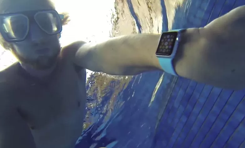 Swimming Apple Watch | test | [ข่าว] คลิปการทดสอบ Waterproof ของ Apple Watch