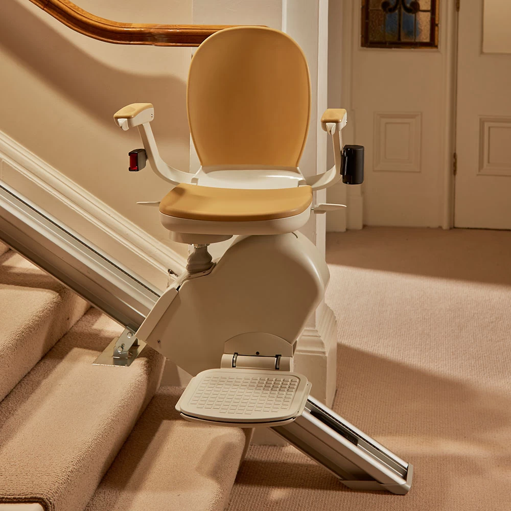straight stair lift on staircase | [ชวนคุยยามเช้า] มาทำความรู้จักกับเก้าอี้เลื่อนขั้นบันได (StairLift) กันเถอะ!!