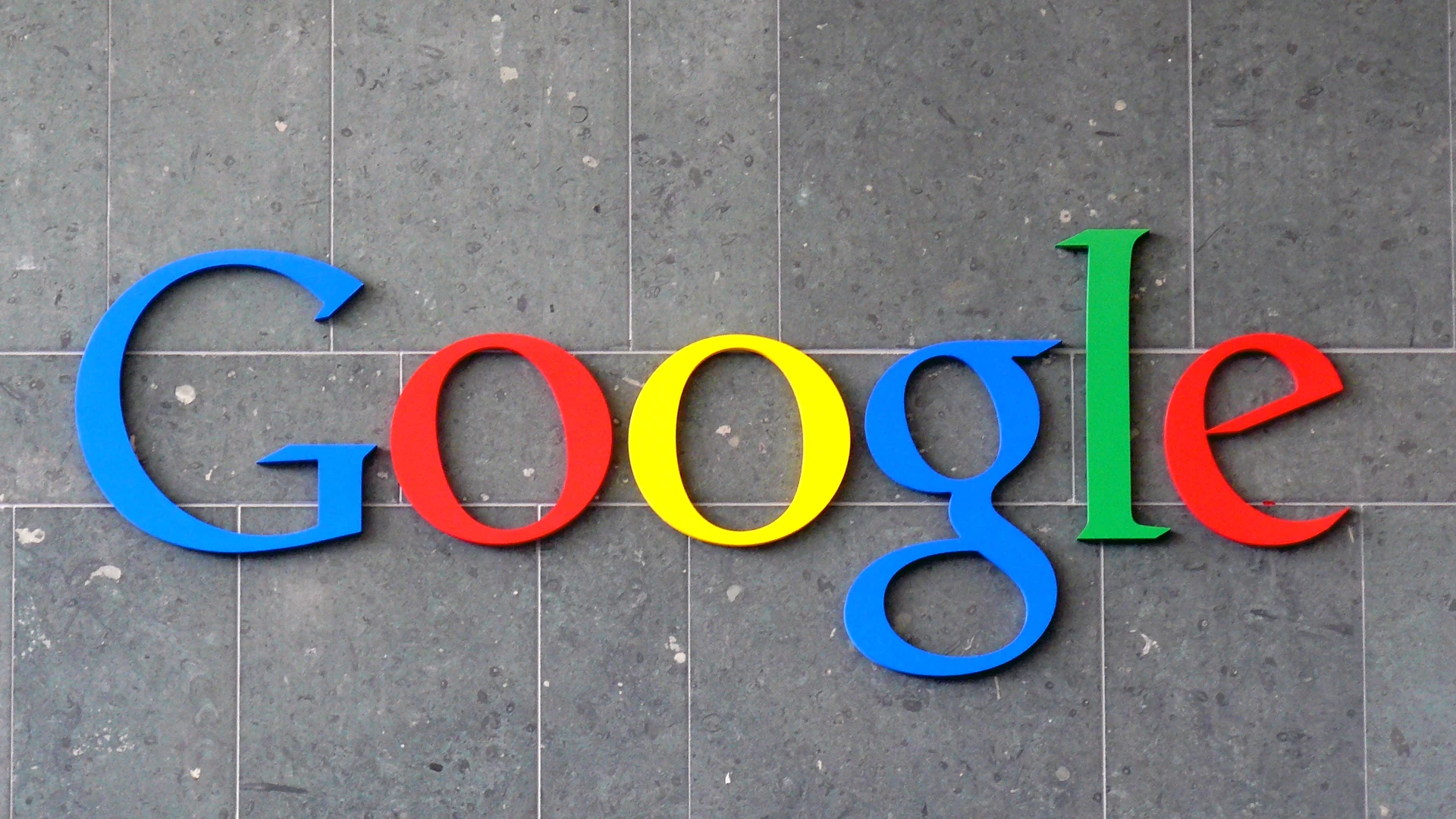 google rankings | Google Photos | Google ออกมาขอโทษ พลาดไปจัดหมวดหมู่คนดำว่าเป็นลิงกอริลล่า