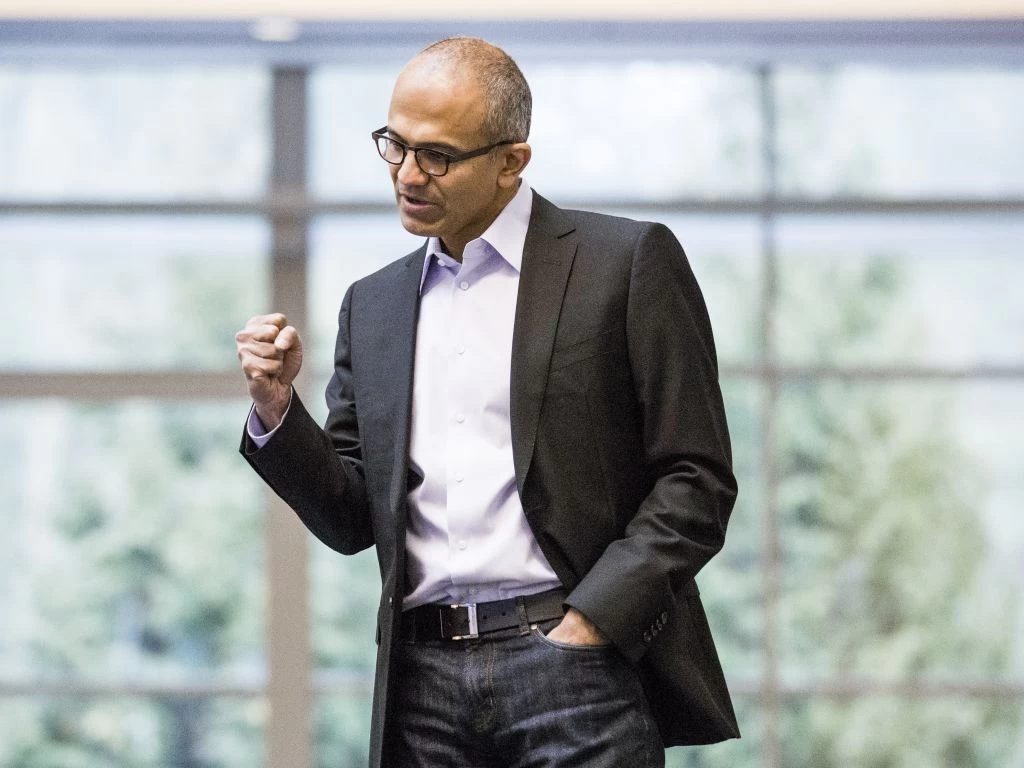 satya nadella | lumia 950 | CEO Microsoft ยอมรับตอนนี้ยังไม่มีเรือธงที่ดี แต่มาแน่พร้อม Windows 10 Mobile