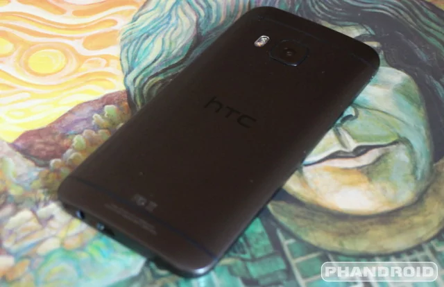 HTC เผยจะหันไปโฟกัสอุปกรณ์ High-end แต่แท้จริงแล้ว HTC ควรยืนอยู่จุดไหนของตลาด? 1 htc one m9 logo rear | High-End | HTC เผยจะหันไปโฟกัสอุปกรณ์ High-end แต่แท้จริงแล้ว HTC ควรยืนอยู่จุดไหนของตลาด?