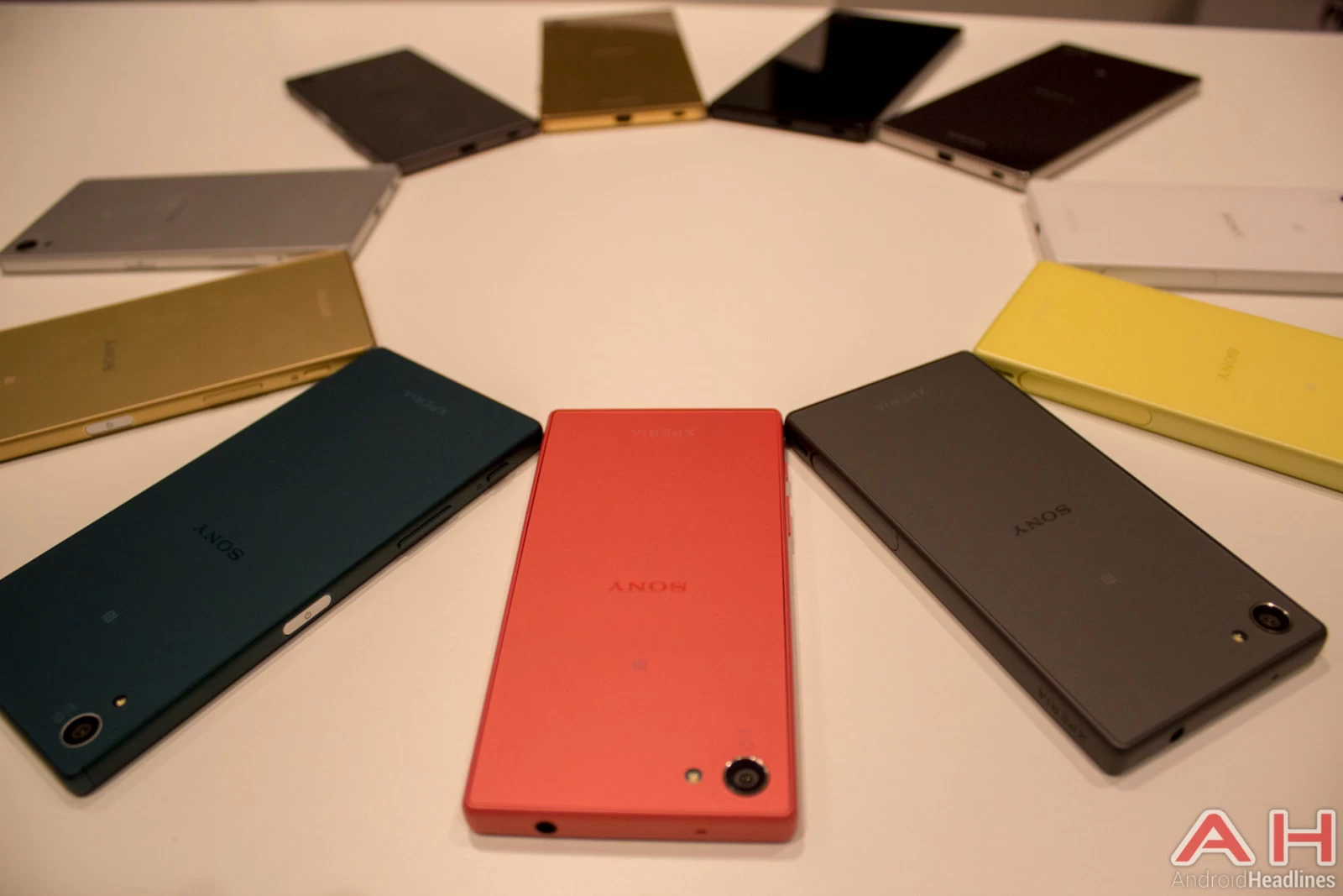 Sony Xperia Z5 LINE AH 3 | Price Tag | Sony ทนไม่ไหวปรับลดราคา Xperia Z5 แบบช็อควงการ
