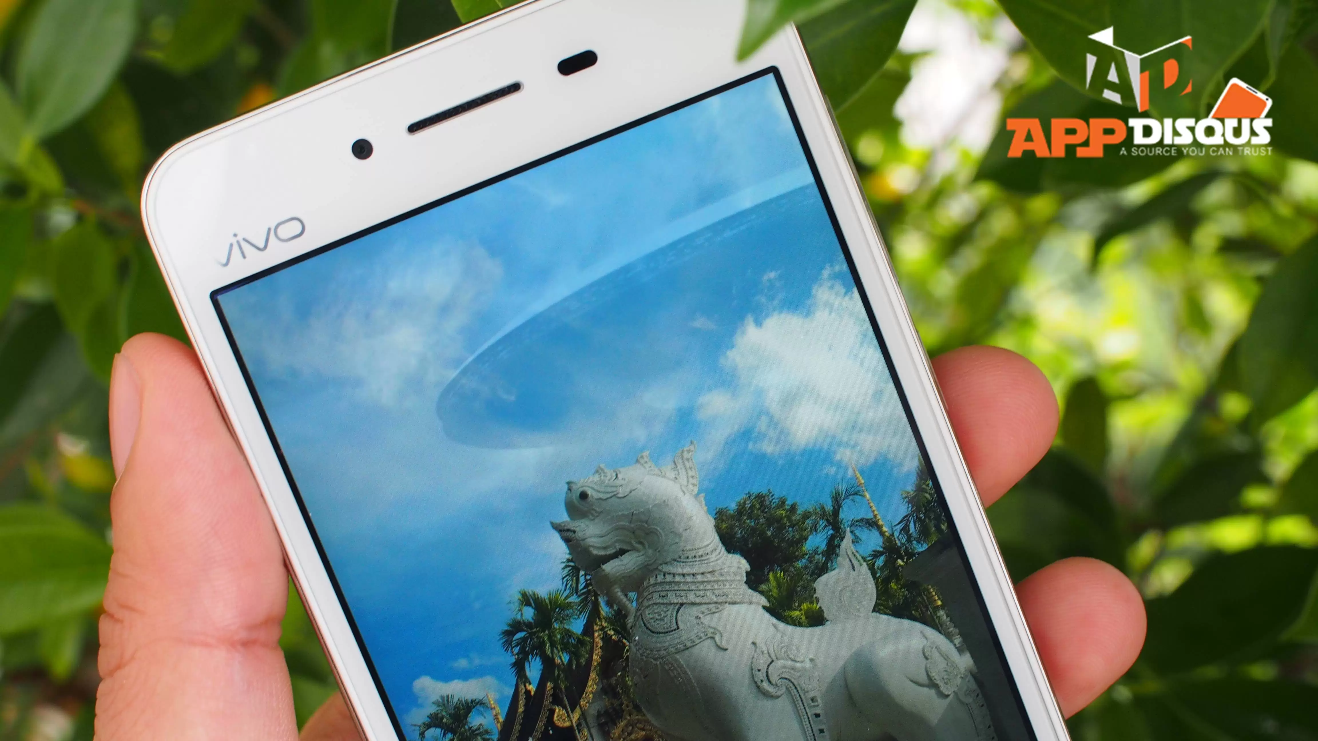 0011 | Camera360 | หมอกลงแบบนี้!! เรามาแต่งภาพให้เหมือนต่างดาวบุกโลก กันเถอะ!! ด้วยฟิลเตอร์ใหม่ของ Camera360