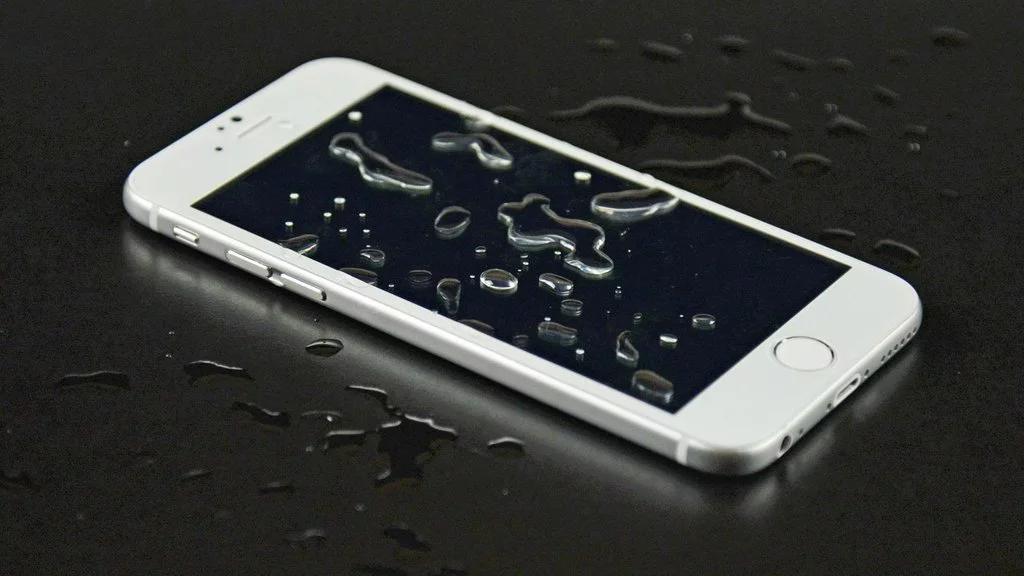 iPhone 7 Rumors on the New Waterproof Patent by Apple | iphone 7 | ลือ iPhone 7 มาพร้อม RAM 3GB และฟีเจอร์ใหม่กันน้ำได้